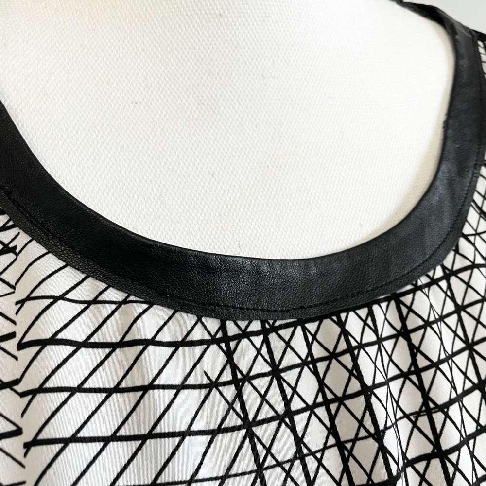 Calvin Klein Patterned Bubble Blouse - image 4